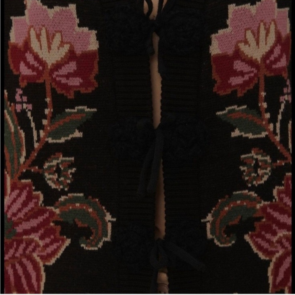 Floral Embroidered Black Cardigan - Picture 6 of 10